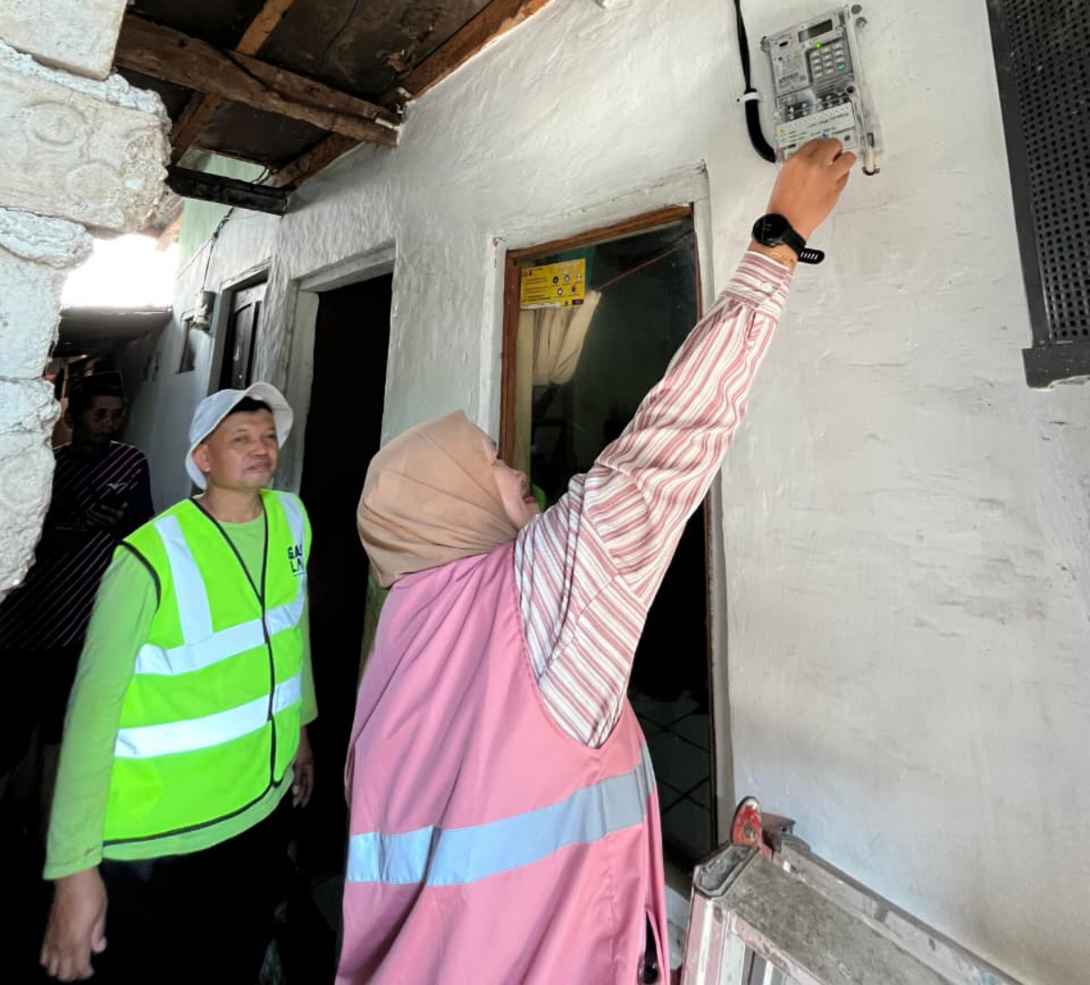 Melalui Program Light Up The Dream, PLN Prima Bandung Hadirkan Harapan Baru bagi Warga Margahayu
