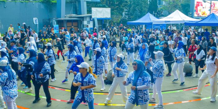 Sapa Warga Bandung di Dago: BRI Manfaatkan Momentum Car Free Day dengan Kemeriahan Aktivasi Olahraga dan Banjir Promo Spesial BRImo