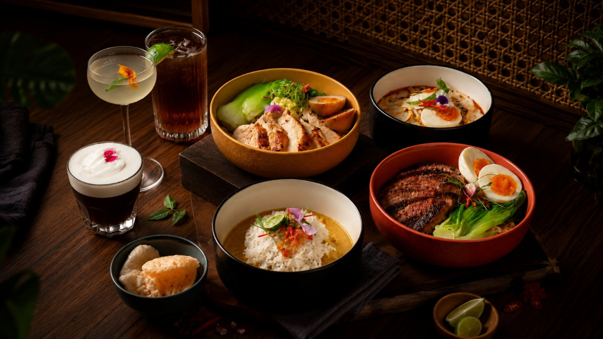 Nikmati The Late Shift di de Braga by ARTOTEL Bandung dengan ramen, congee, dan GulTik dalam suasana ikonik Jalan Braga malam