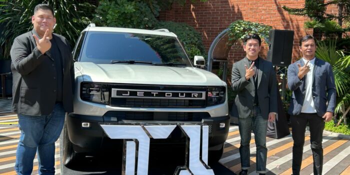 JETOUR T1 resmi hadir di Bandung dengan harga mulai Rp393 juta. Urban Adventure SUV ini menawarkan teknologi hybrid i-DM dan fitur premium.