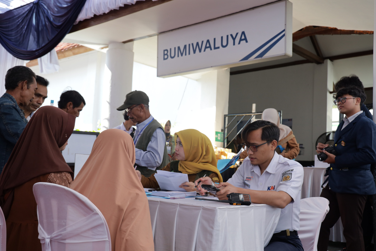 KAI Daop 2 Bandung Adakan Pengobatan Gratis Dengan Rail Clinic di Stasiun Bumiwaluya
