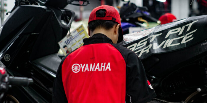 Jangan hanya ganti oli. Simak komponen motor yang wajib diperiksa saat servis berkala agar tetap aman, irit, dan nyaman digunakan.