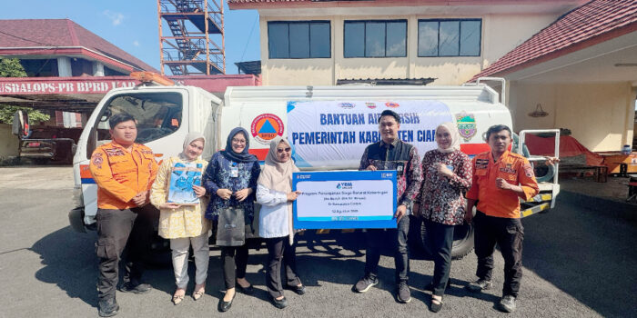 Hadapi musim kemarau, BRI Ciamis dan YBM BRILiaN salurkan bantuan air bersih melalui BPBD Kabupaten Ciamis.