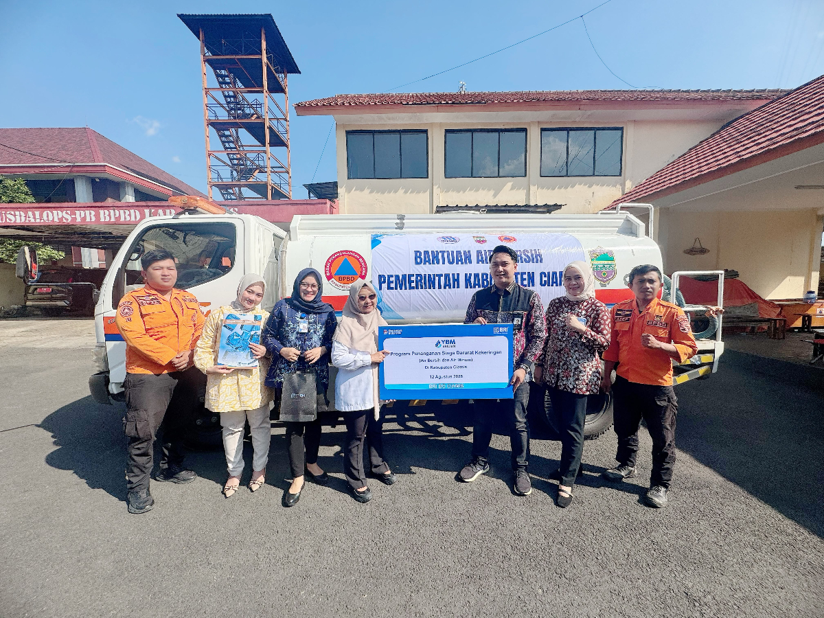 Hadapi musim kemarau, BRI Ciamis dan YBM BRILiaN salurkan bantuan air bersih melalui BPBD Kabupaten Ciamis.