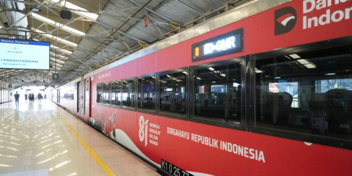 KAI Daop 2 Bandung, Percantik Stasiun dan KA dengan Ornamen Kemerdekaan
