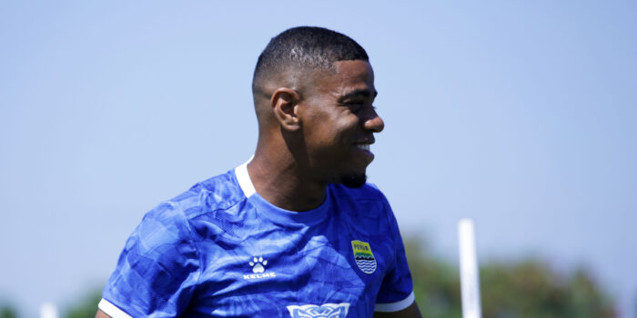Uilliam Barros tak bisa tampil bersama PERSIB melawan Manila Digger. Ia memilih hadir di tribun untuk memberi dukungan demi tiket fase grup ACL Two