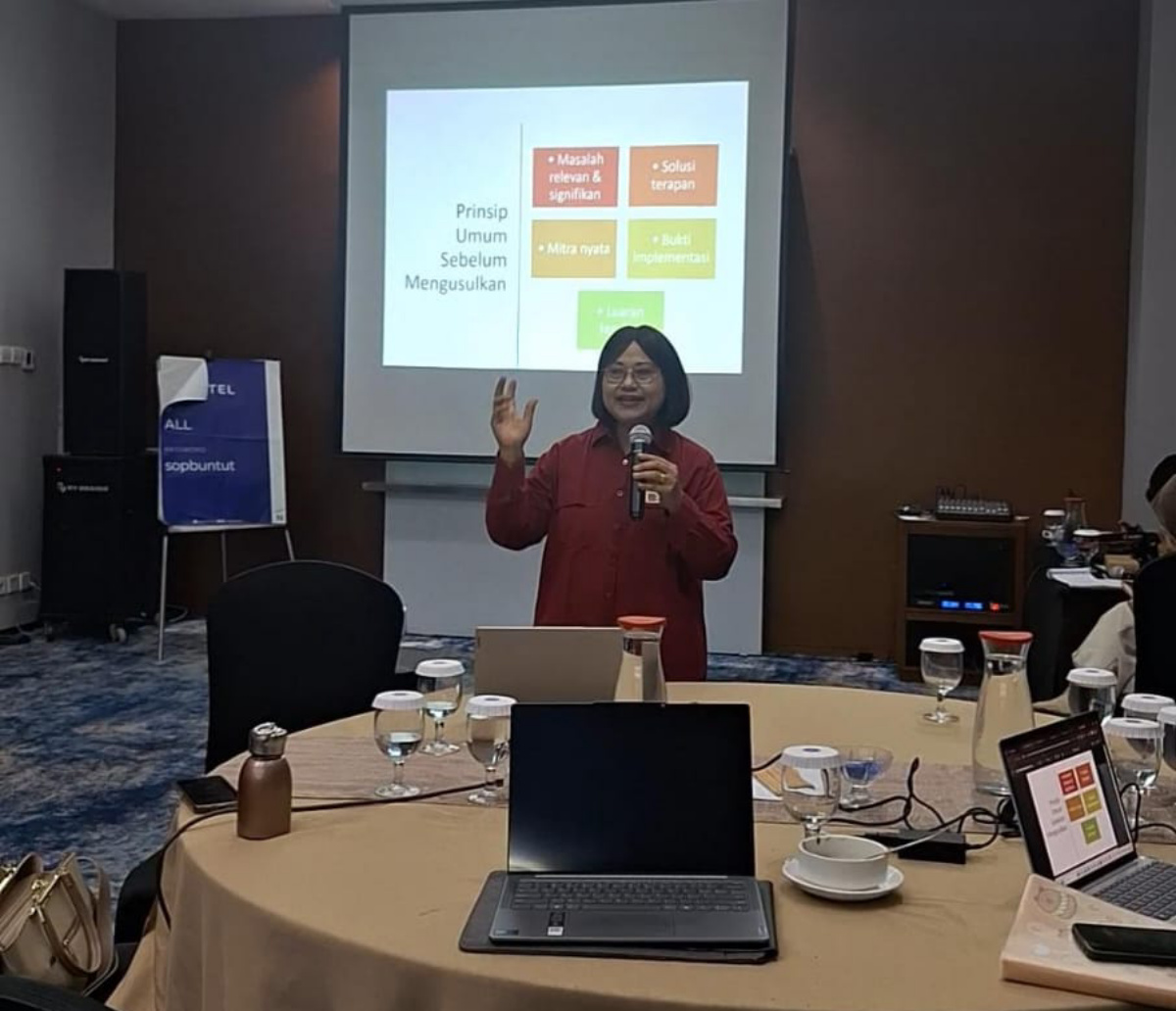 Prof. Puji Lestari Dorong Dosen Telkom University Raih Hibah lewat Coaching Clinic Proposal Penelitian