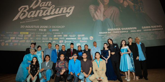 Film Dan Bandung meriahkan Kota Bandung lewat rangkaian Dan Bandung Day, menghadirkan konvoi, meet and greet hingga Gala Premiere.