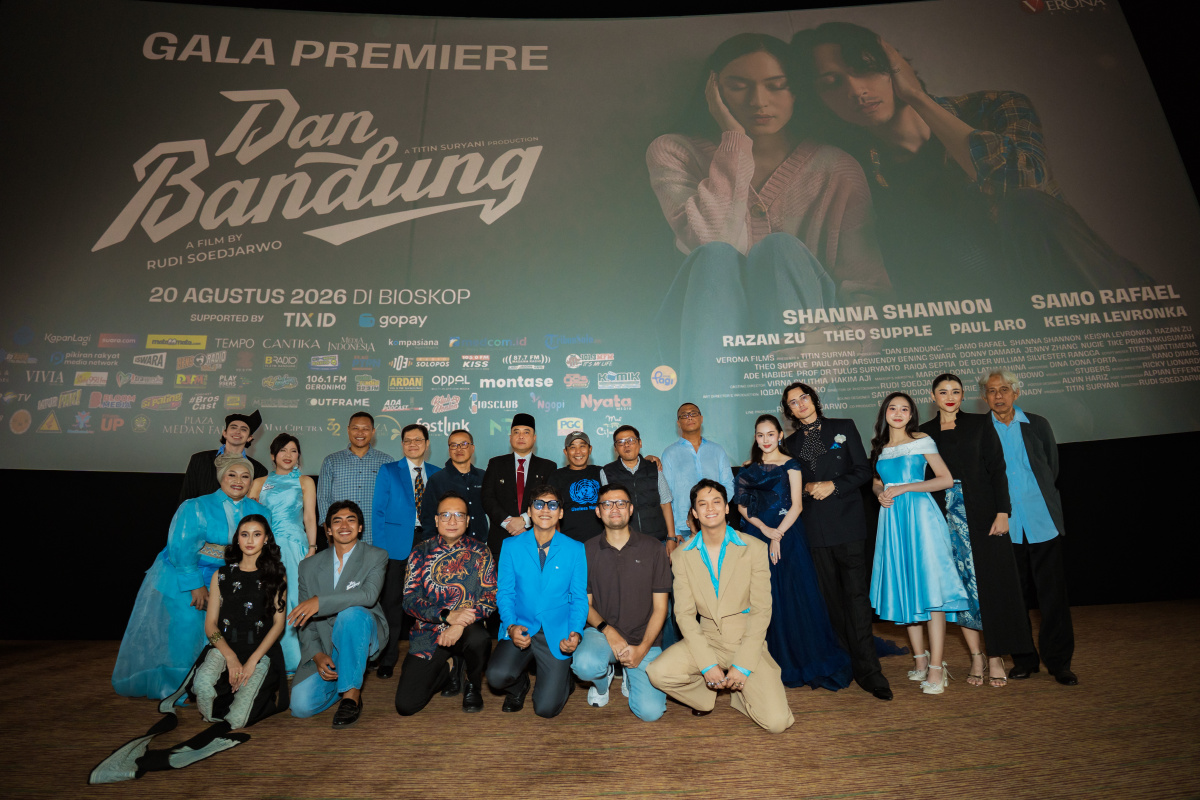 Film Dan Bandung meriahkan Kota Bandung lewat rangkaian Dan Bandung Day, menghadirkan konvoi, meet and greet hingga Gala Premiere.