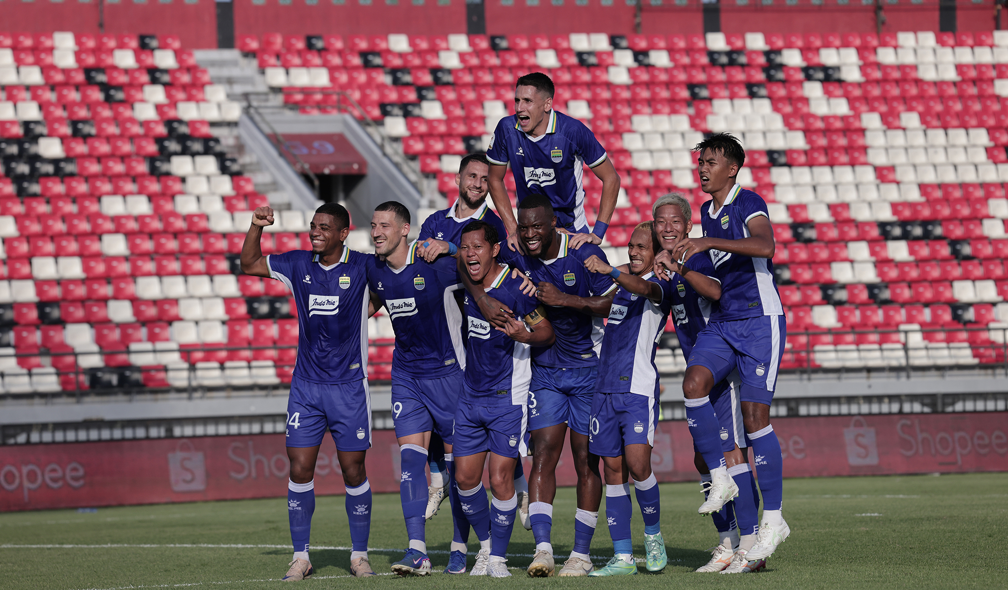 PERSIB melaju ke final Piala Presiden 2026 usai mengalahkan Persija 2-1. Maung Bandung kembali ke partai puncak setelah 11 tahun