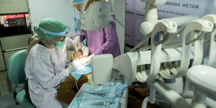Safari Dental Care RSKGM Bandung menghadirkan pemeriksaan dan tindakan gigi gratis bagi warga di 30 kecamatan hingga Oktober 2026