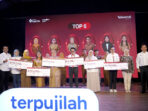 Telkomsel menetapkan enam guru terbaik dalam Terpujilah GURU 2026 setelah mengikuti pelatihan AI, konten kreatif, dan pembelajaran digital.