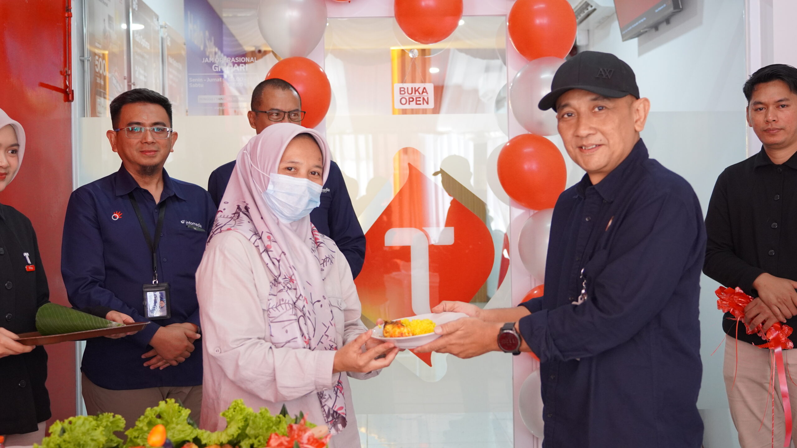 GraPARI Sukanagara hadir di Cianjur Selatan untuk memudahkan masyarakat mengakses layanan Telkomsel, IndiHome, SIM card, dan layanan digital.