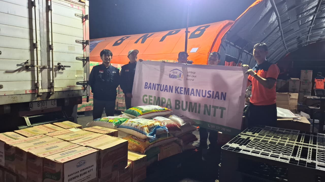 Rumah Yatim Salurkan 2.937 Bantuan untuk Sekitar 7.000 Pengungsi Bencana di NTT