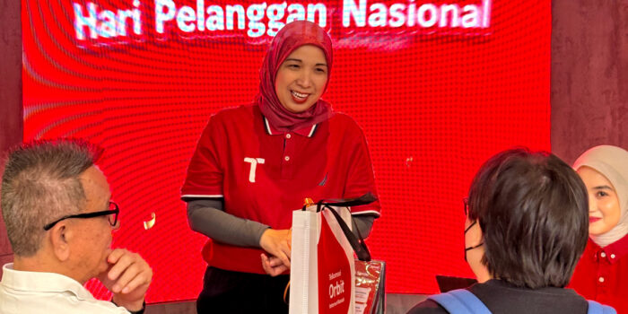 Telkomsel merayakan Harpelnas 2026 dengan kejutan pelanggan, promo IndiHome, diskon Halo, Orbit Star Lite, dan layanan spesial di GraPARI.