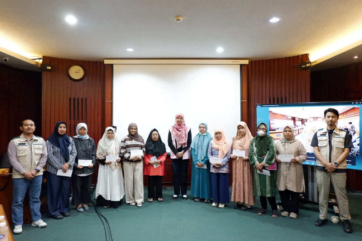 Srikandi PLN UP3 Bandung Dorong Kesadaran Kesehatan melalui Sosialisasi Kanker dan Tumor serta Salurkan Bantuan YBM kepada PEKKA Kota Bandung