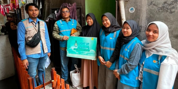 PLN ULP Cijawura Hadirkan Terang dan Kepedulian melalui LUTD serta Berbagi Sembako YBM PLN