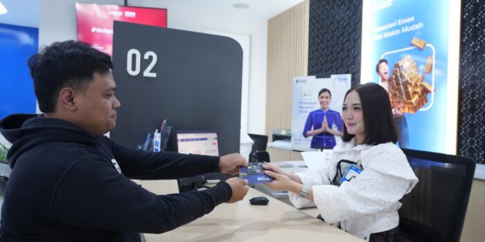 Wujud Apresiasi dan Senyum Hangat, Manajemen BRI Region 9 Bandung Sapa Nasabah Langsung di Hari Pelanggan Nasional 2026