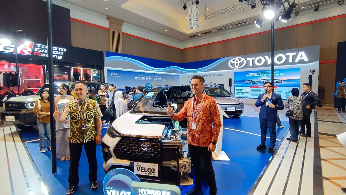 Toyota merayakan 55 tahun di Indonesia dengan menghadirkan bZ4X Touring Battery EV dan preview Land Cruiser FJ di GIIAS Bandung 2026