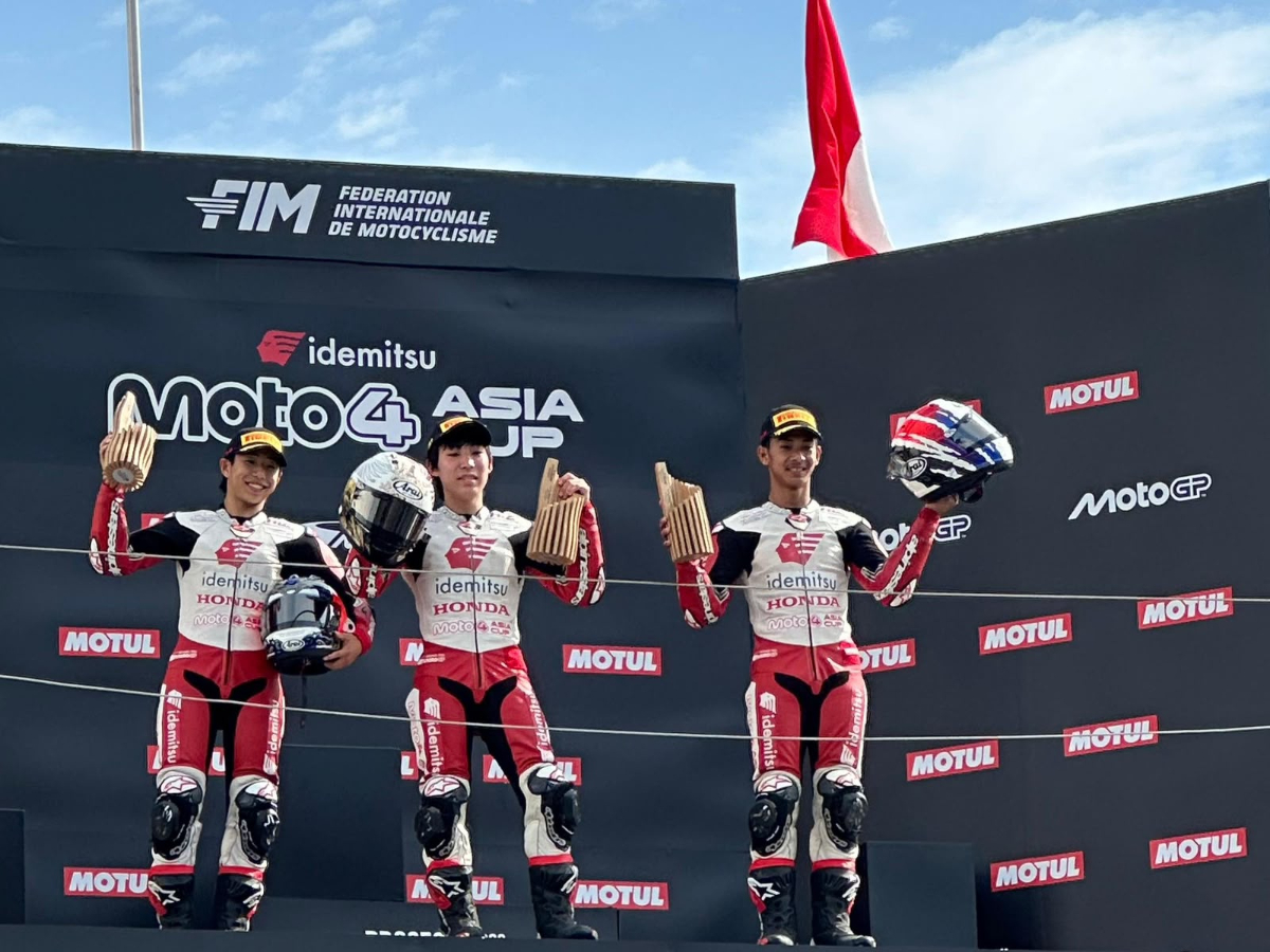 Muhammad Badly Ayatullah mencetak podium perdana musim 2026 setelah finis ketiga pada Race 2 Moto4 Asia Cup di Mobility Resort Motegi.