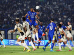 Hasil akhir Persib vs Dewa United berakhir 2-2. Sempat tertinggal dua gol, Maung Bandung bangkit lewat Balsa Sekulic dan Marc Klok.