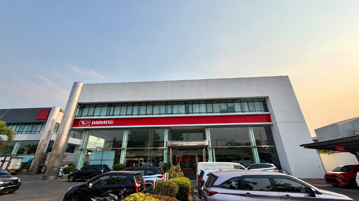 Pasar otomotif Jember tumbuh 14,5 persen, Daihatsu memperkuat kehadirannya melalui Kharisma Sentosa dengan layanan lengkap 3S.