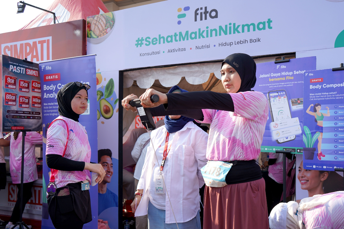 Telkomsel Lewat JawaraFIT dan FITA Ramaikan Event Perempuan Berlari Vol.3 di Bandung