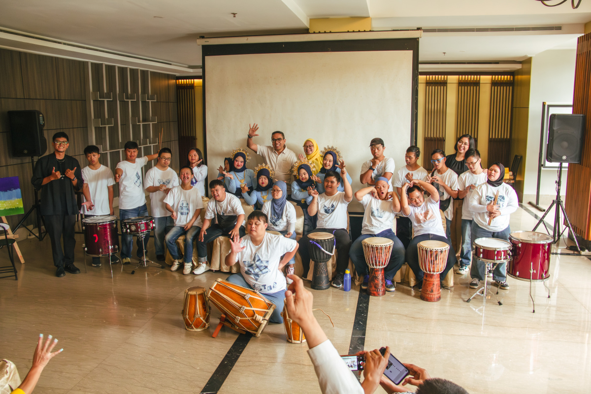 Dari Lukisan hingga Shibori, Karya Anak Down Syndrome Hadir di ARTOTEL Suites Aquila