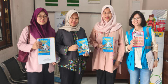 PLN ULP Bandung Selatan Edukasi PLN Mobile dan Keselamatan Listrik di Kelurahan Karasak