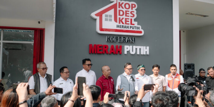 Dekatkan Layanan ke Desa, PLN dan Wamendagri Dorong Transaksi Listrik Mudah Lewat KDKMP di Jawa Barat