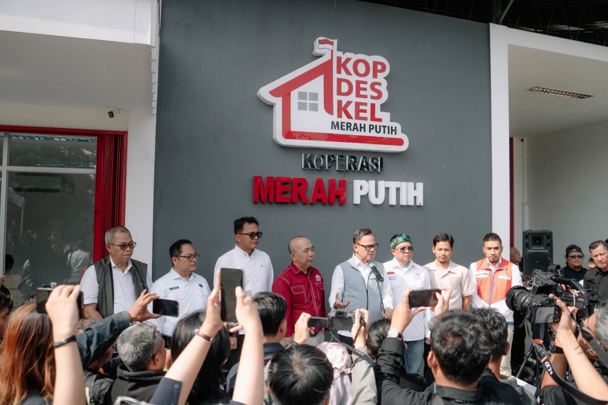 Dekatkan Layanan ke Desa, PLN dan Wamendagri Dorong Transaksi Listrik Mudah Lewat KDKMP di Jawa Barat