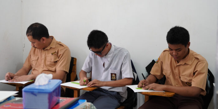 Paradise Indonesia luncurkan Future Maker dengan membangun SLB Budi Mulia di Bandung dan mengolah limbah plastik untuk pendidikan inklusif.
