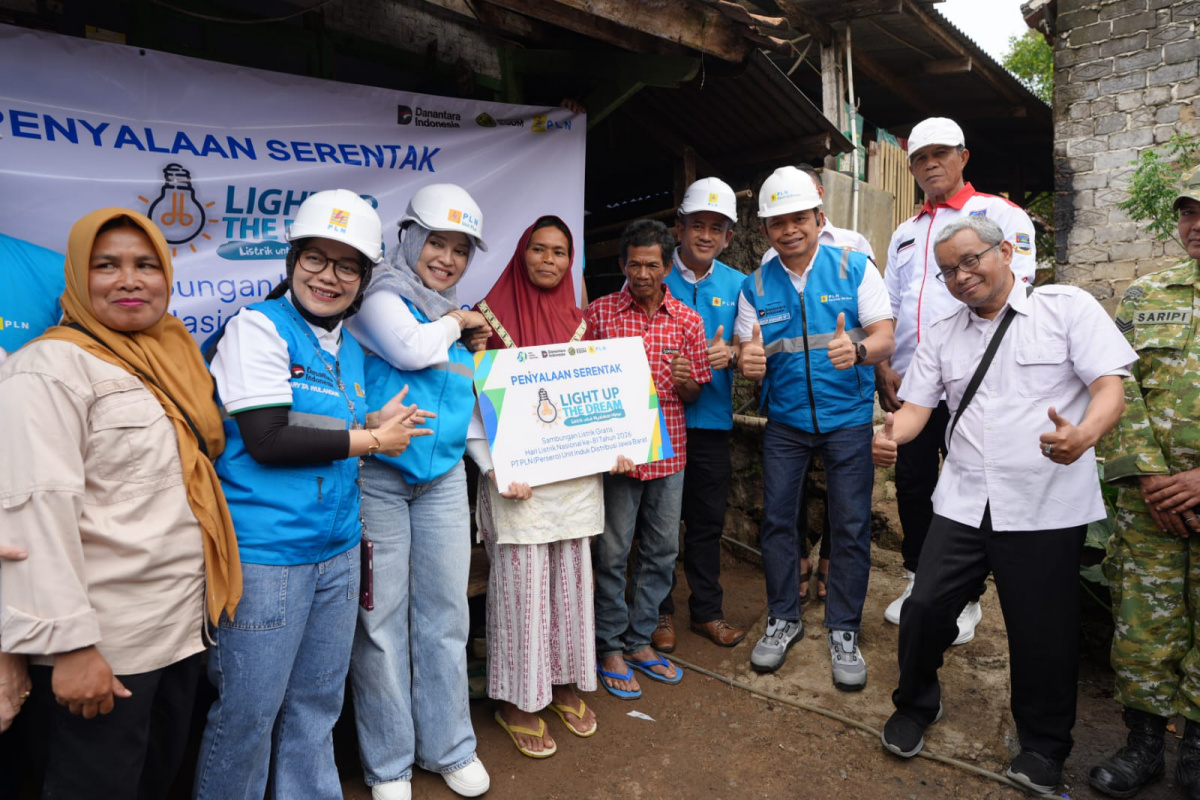 HLN ke-81, PLN Group Jawa Barat Wujudkan Mimpi 2.710 Keluarga Prasejahtera Miliki Listrik Sendiri