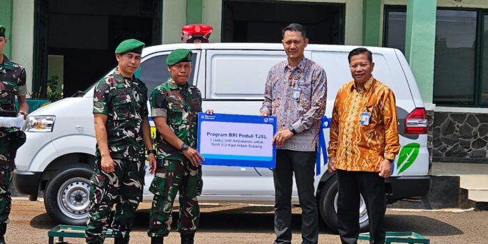 Kuatkan Sinergi Instansi, BRI Peduli Serahkan Bantuan Ambulance Dukung Layanan Kesehatan Yonif 312/Kala Hitam dan Masyarakat Subang