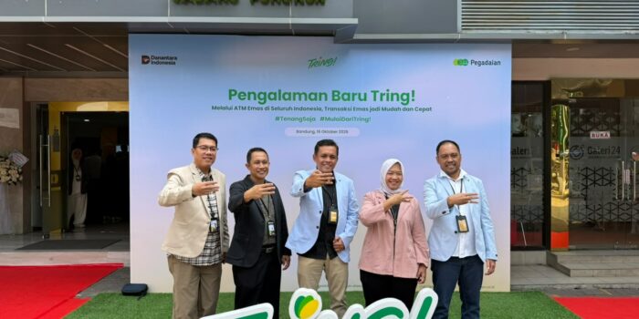 Pegadaian menghadirkan ATM Emas di Cabang Pungkur Bandung. Nasabah bisa membeli dan mencetak emas fisik 1–100 gram secara instan.