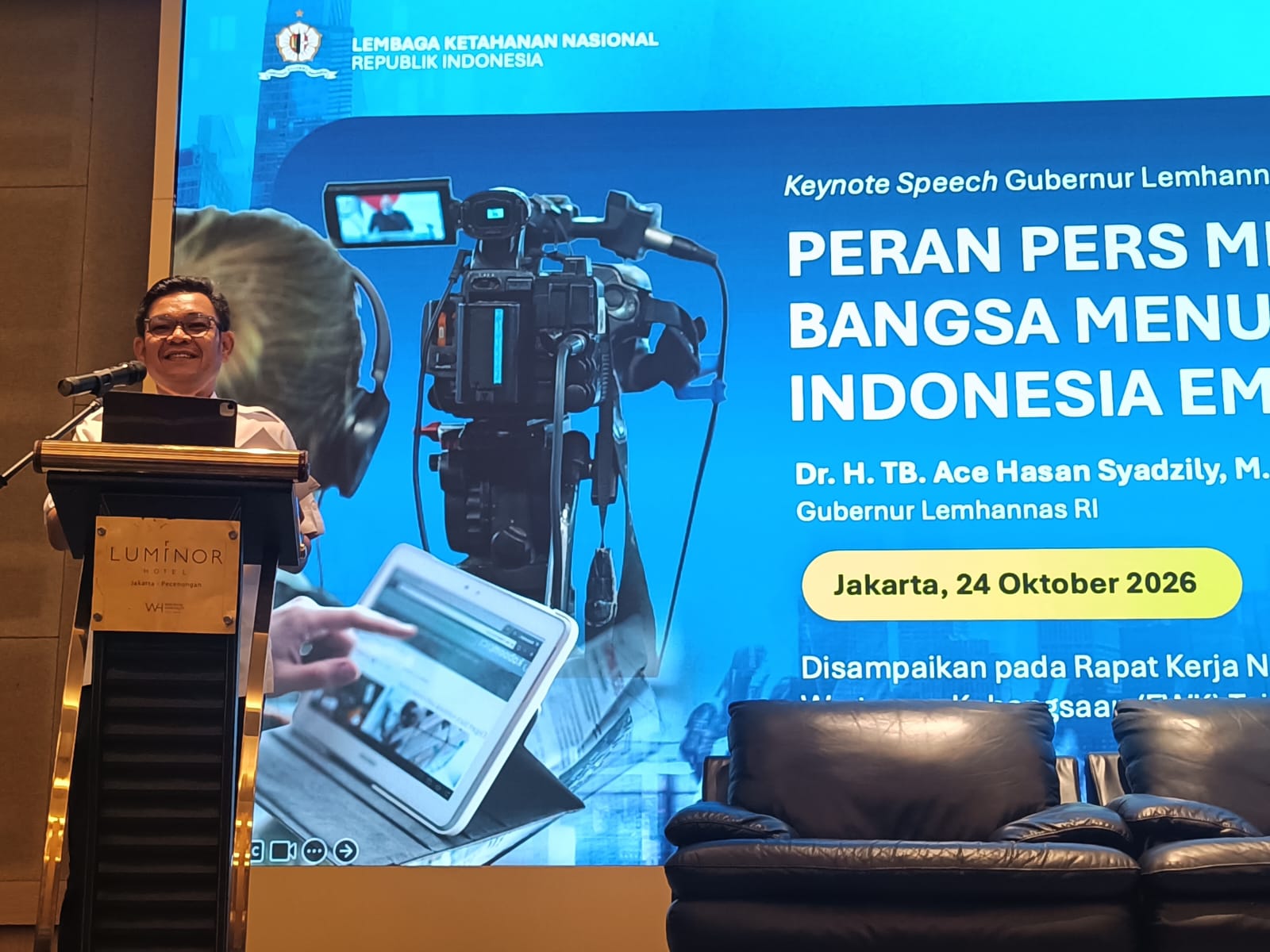 Gubernur Lemhannas Ace Hasan Syadzily menekankan pentingnya pers kritis dan independen serta membuka peluang kursus kebangsaan gratis bagi wartawan.